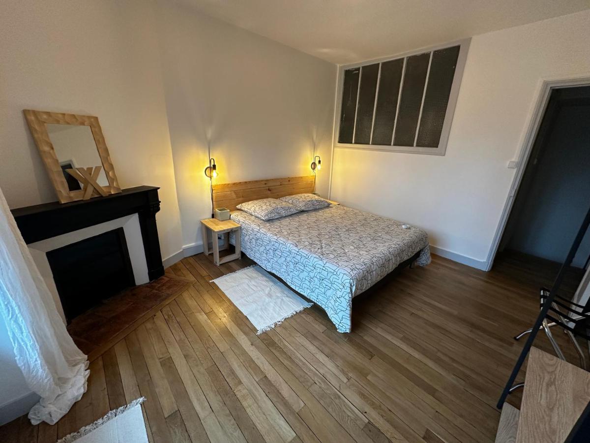 Belle Maison De Ville Au Coeur Du Village De Montagne Vic-sur-Cère Εξωτερικό φωτογραφία