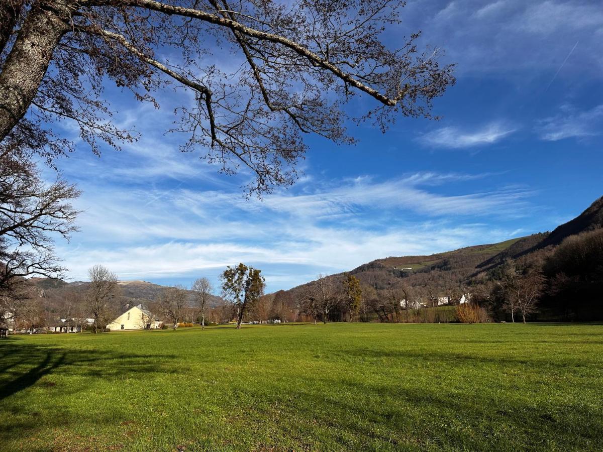 Belle Maison De Ville Au Coeur Du Village De Montagne Vic-sur-Cère Εξωτερικό φωτογραφία